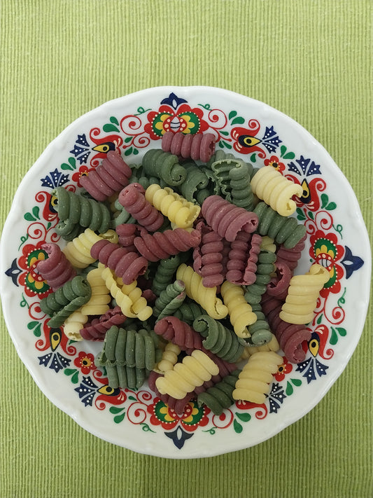 NOVINKA                       Semolinové kudrlinky trio mix 400g