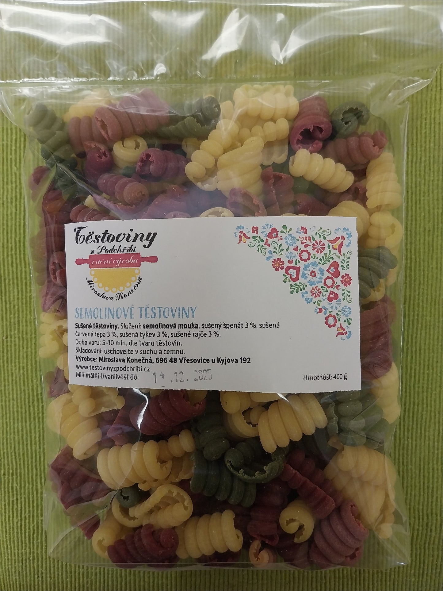 NOVINKA                       Semolinové kudrlinky trio mix 400g
