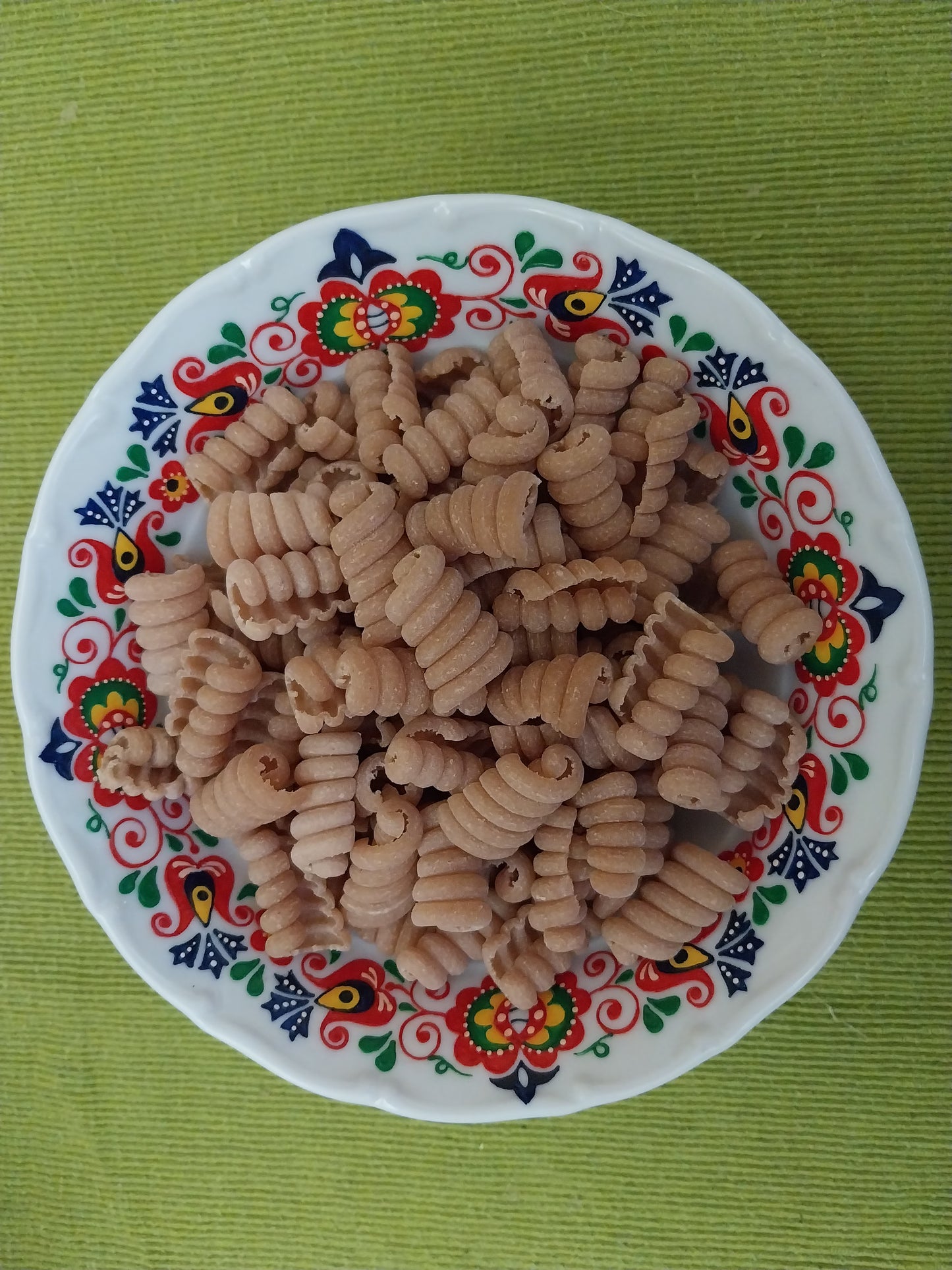 NOVINKA                          Celozrnné semolinové kudrlinky 400g