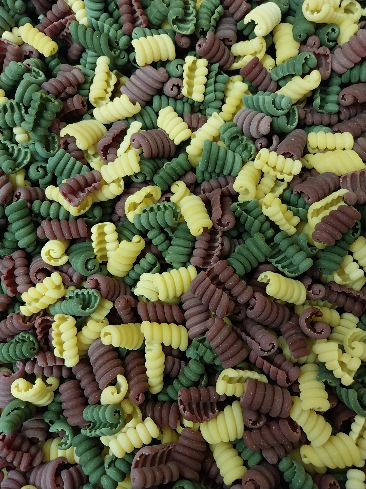 NOVINKA                       Semolinové kudrlinky trio mix 400g